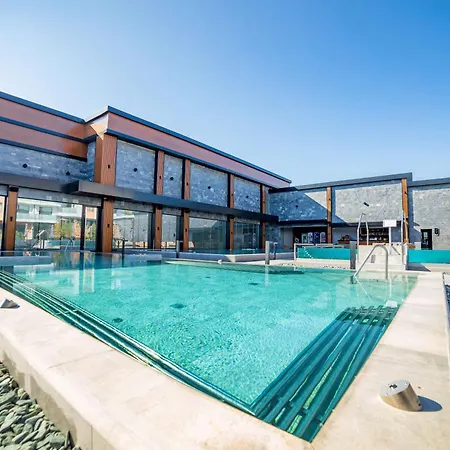 ホテル Grand - Fitness & バンスコ