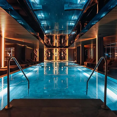 ホテル Grand - Fitness & バンスコ