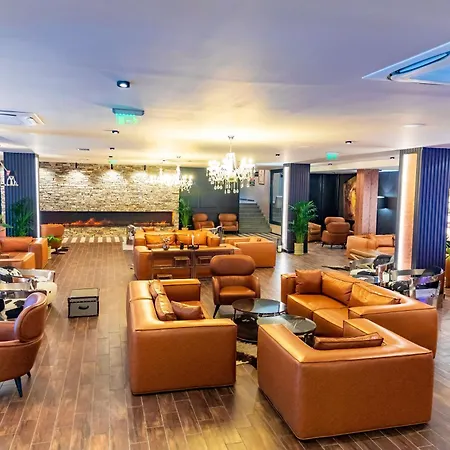 ホテル Grand - Fitness & バンスコ