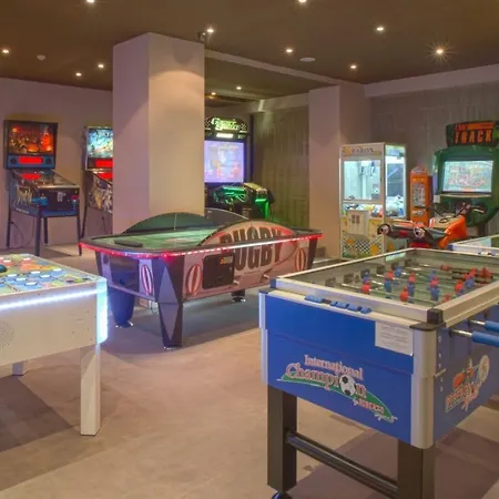 Grand - Fitness & Hotel