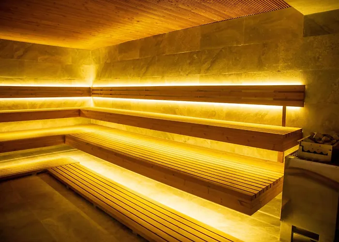 Grand - Fitness & Hotel