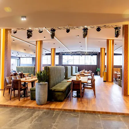 Grand - Fitness & 4* Banszko