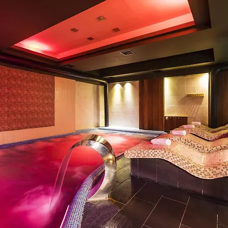 ホテル Grand - Fitness & バンスコ