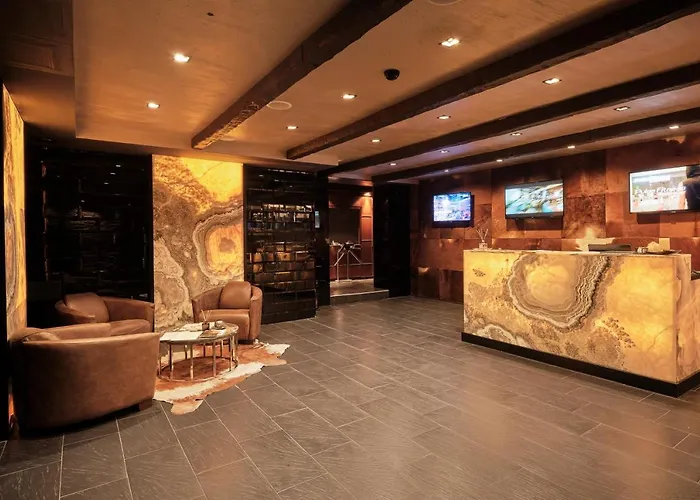 Grand - Fitness & Hotel