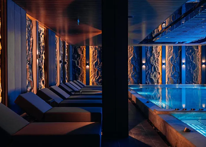 Grand - Fitness & Hotel